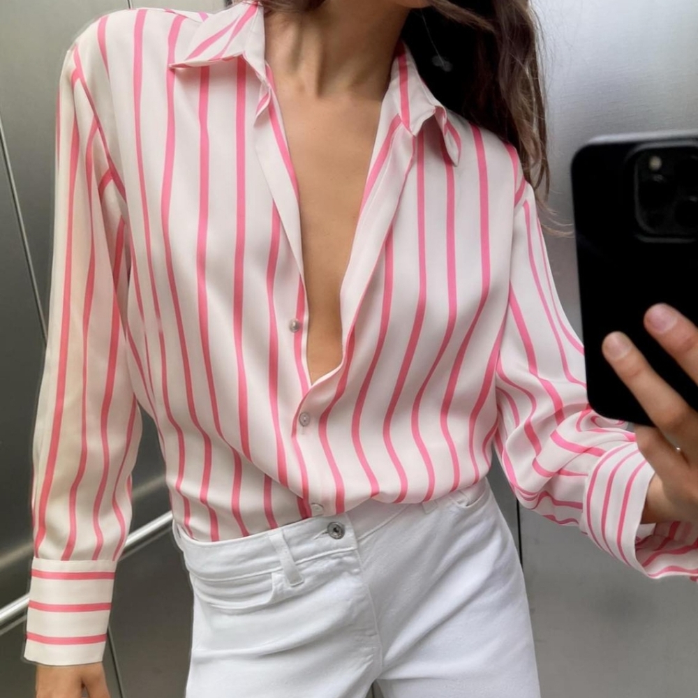 ❌️SOLD❌️SATIN EFFECT SHIRT SIZE S - Picture 2 of 5